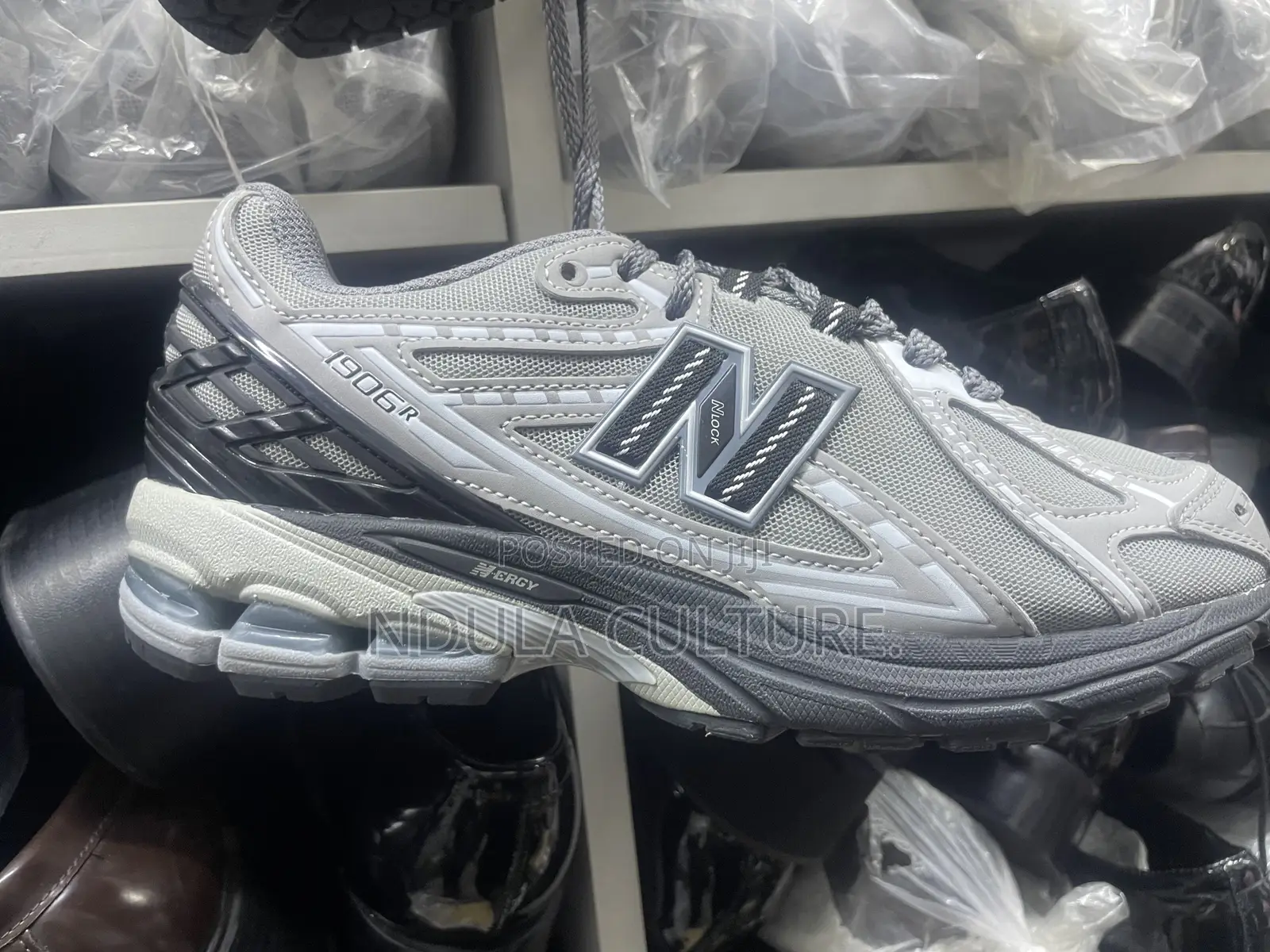 New Balance 1906