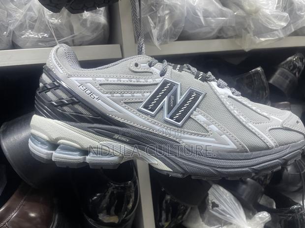 New Balance 1906 - main view