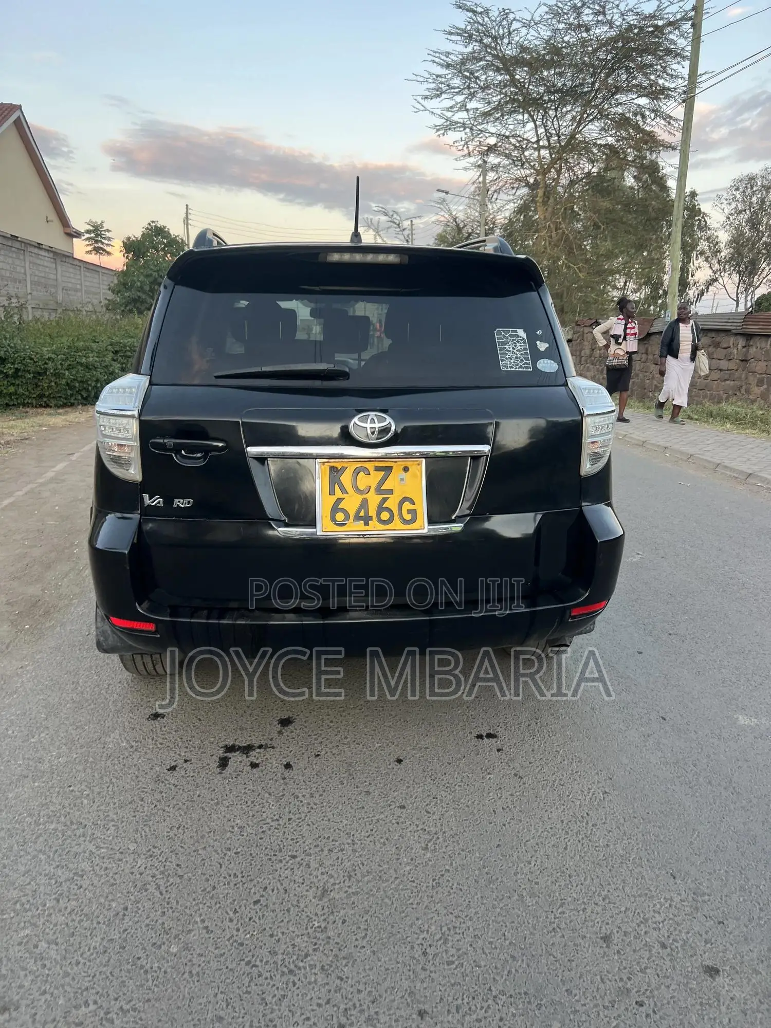 Toyota Vanguard 2013 Black