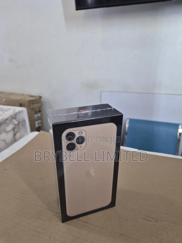 New Apple iPhone 11 Pro Max 256 GB Gold - thumbnail 4