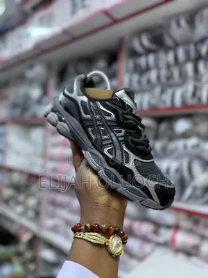 Asic Gel “Nyc” Black 
Sizes 37,38,39,40,41,42,43,44,45