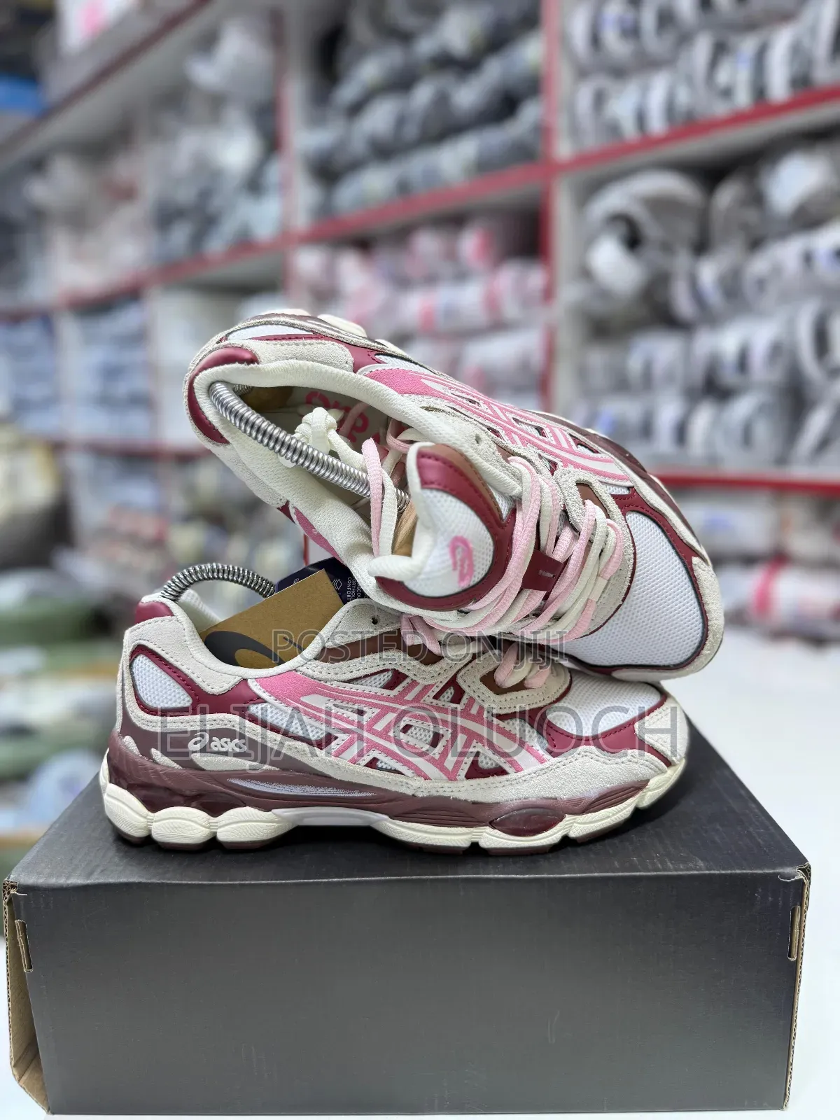 Asic Gel “Nyc” Cream/Sweet Pink
Sizes 37,38,39,40,41,42,43,44,45