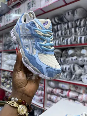 Asic Gel “Nyc”Blue/White
Sizes .37,38,39,40,41,42,43,44,45