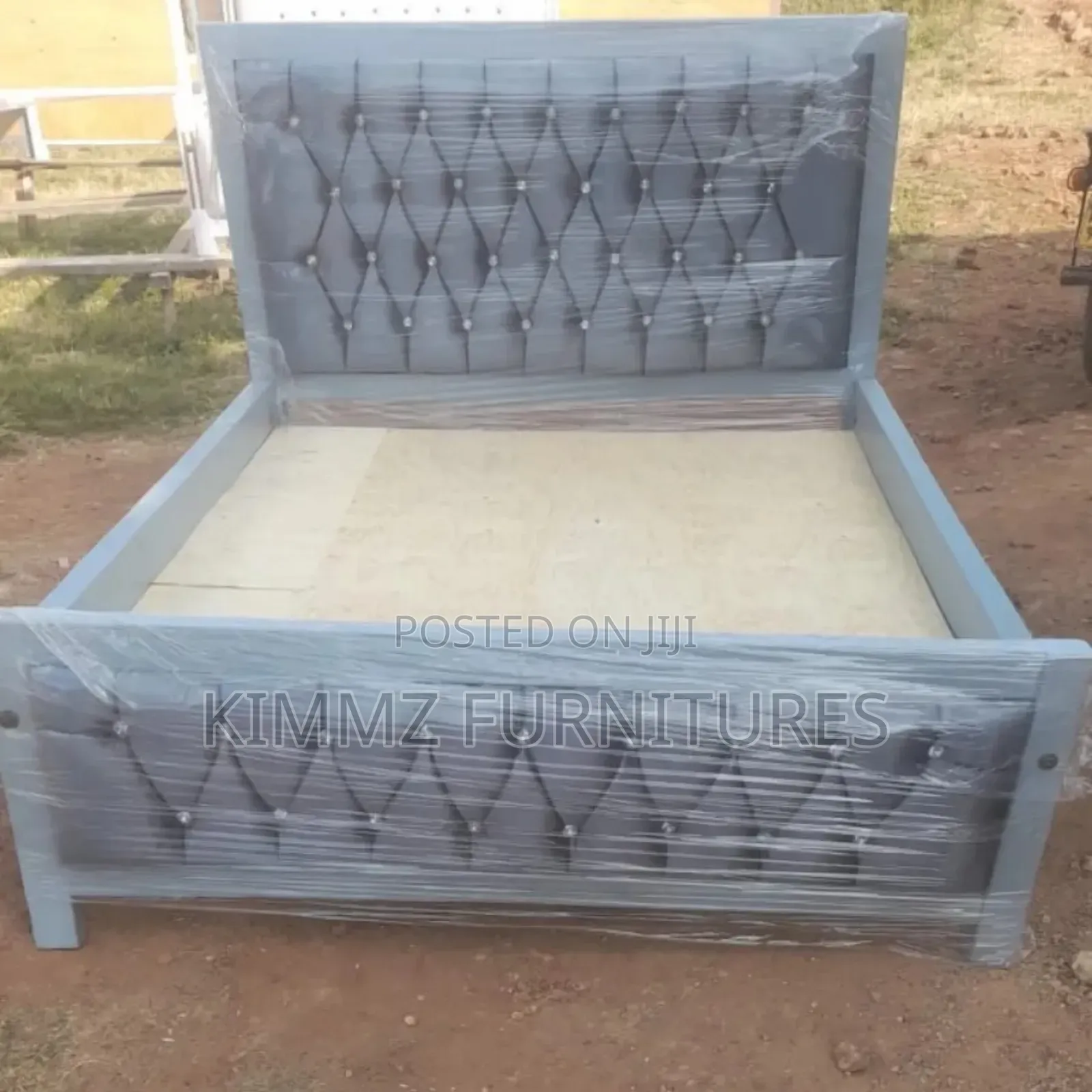 Diamond Patterned Mocket Bed