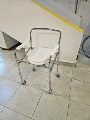 Commode With Castors - thumbnail 2