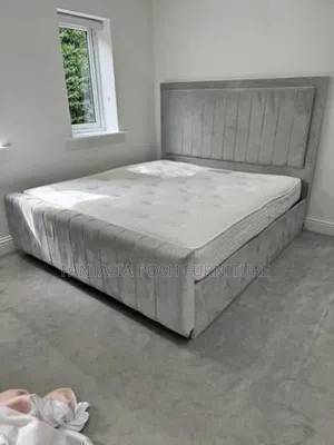 5x6 Comfy Silver Panel Chester Bed