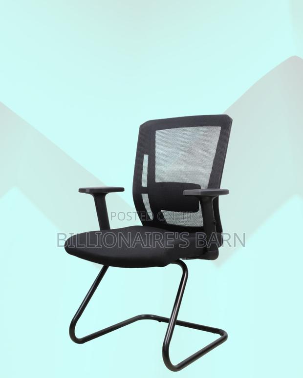Elegant Visitor Chair | Neat Finish, Comfortable Padding - thumbnail 3