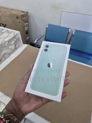 New Apple iPhone 11 128 GB Green