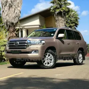 Toyota Land Cruiser 2017 Gold