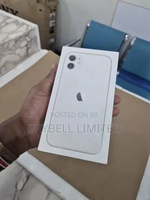 New Apple iPhone 11 128 GB White