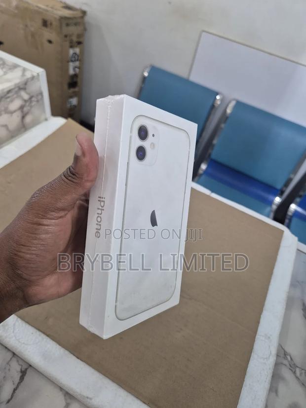 New Apple iPhone 11 128 GB White - thumbnail 4
