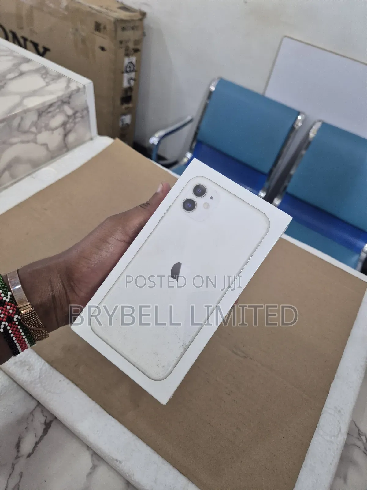 New Apple iPhone 11 128 GB White