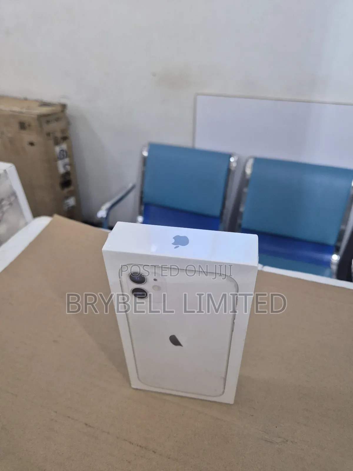 New Apple iPhone 11 128 GB White