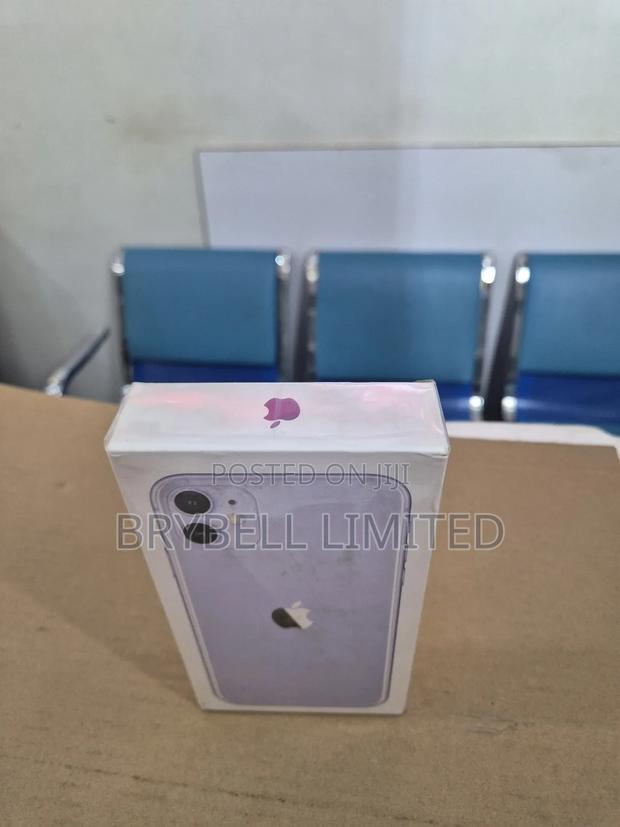 New Apple iPhone 11 128 GB Purple - thumbnail 4