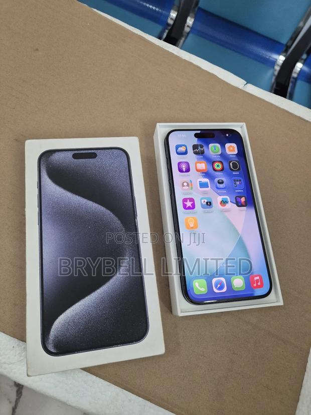 Apple iPhone 15 Pro Max 256 GB Blue - thumbnail 3