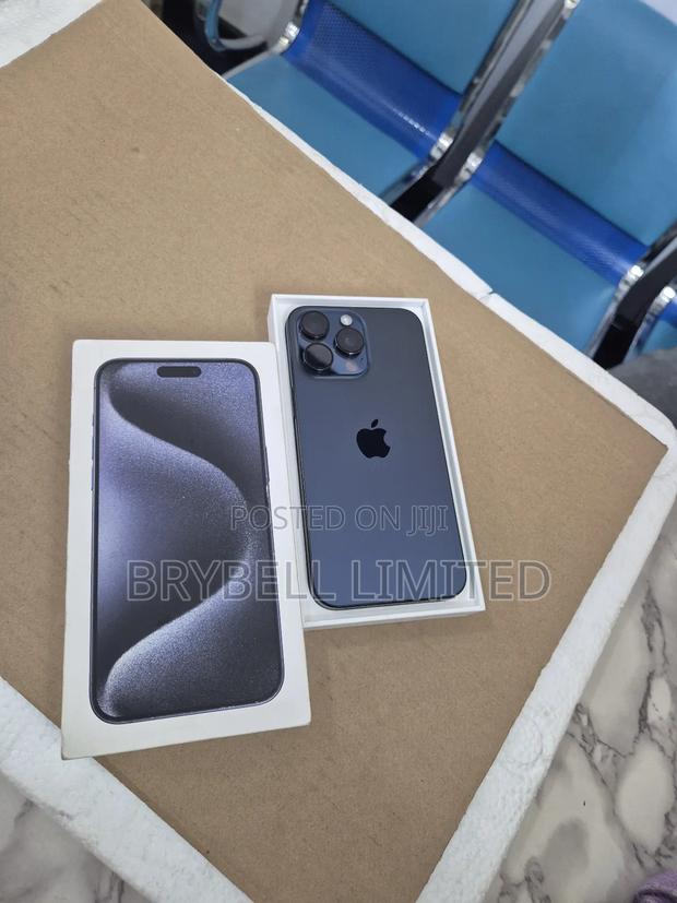 Apple iPhone 15 Pro Max 256 GB Blue - main view