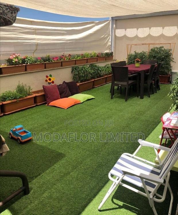 Heavy Duty Artificial Grass Carpet -Weatherproof Outdoor Use