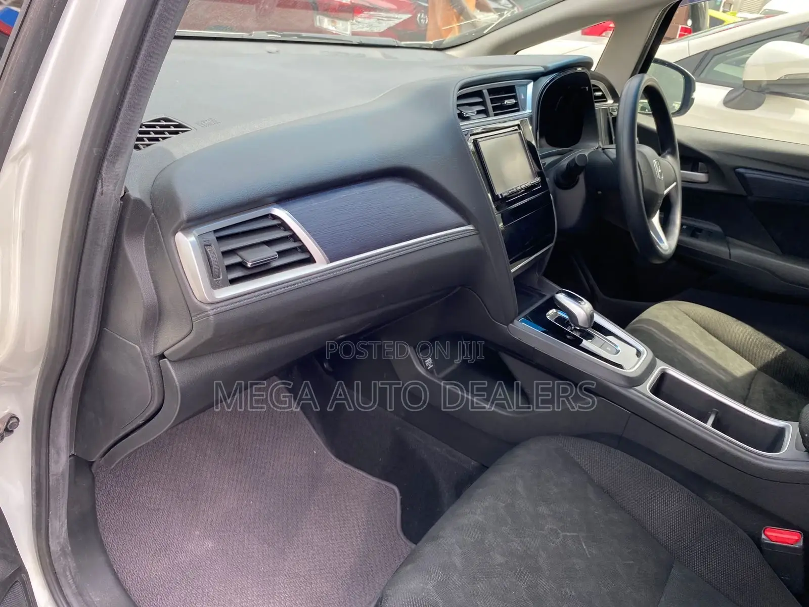 Honda Fit Shuttle 2018 White