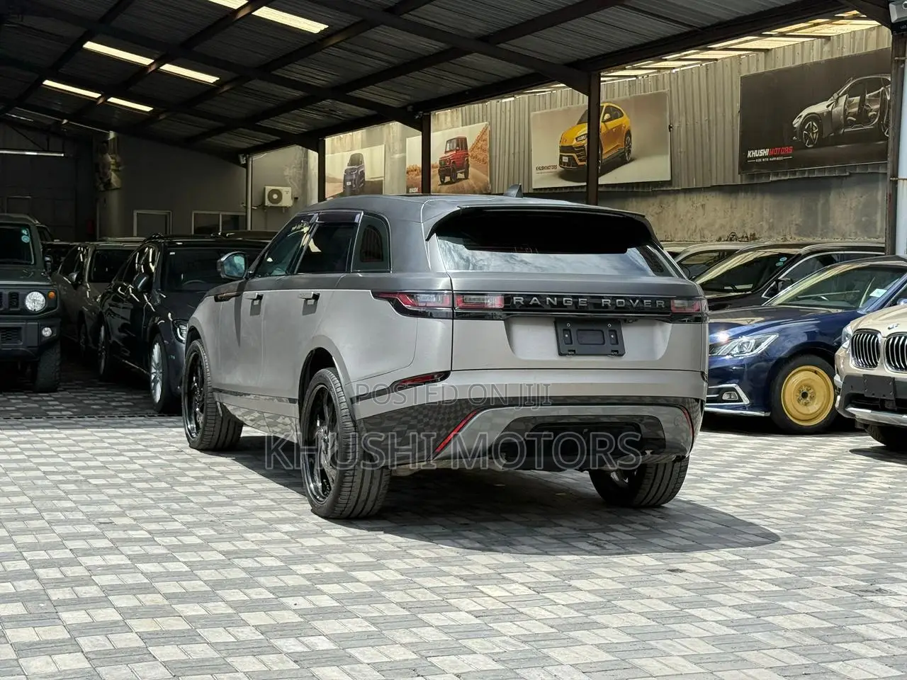 Land Rover Range Rover Velar 2018 Gold