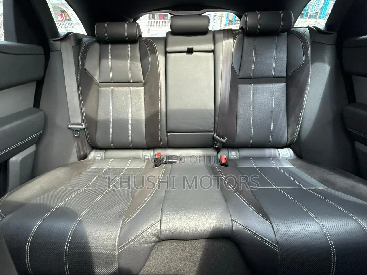 Land Rover Range Rover Velar 2018 Gold