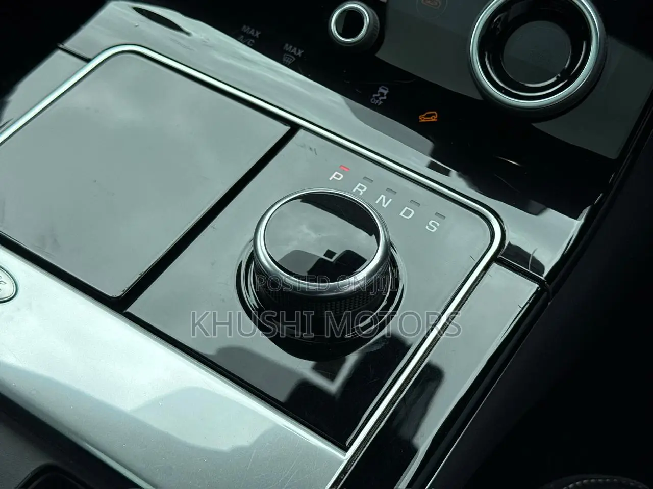 Land Rover Range Rover Velar 2018 Gold