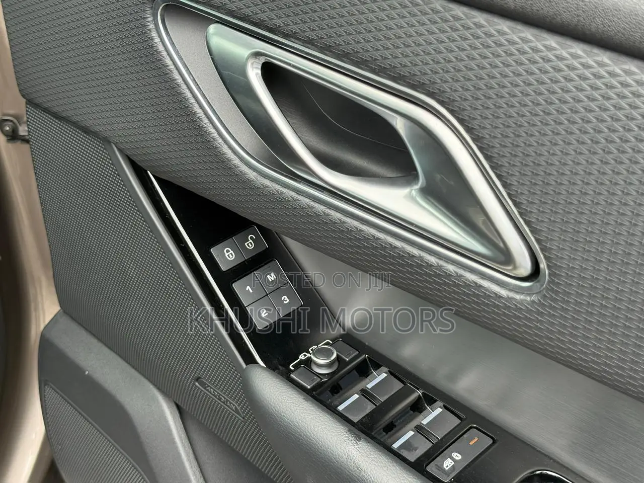 Land Rover Range Rover Velar 2018 Gold