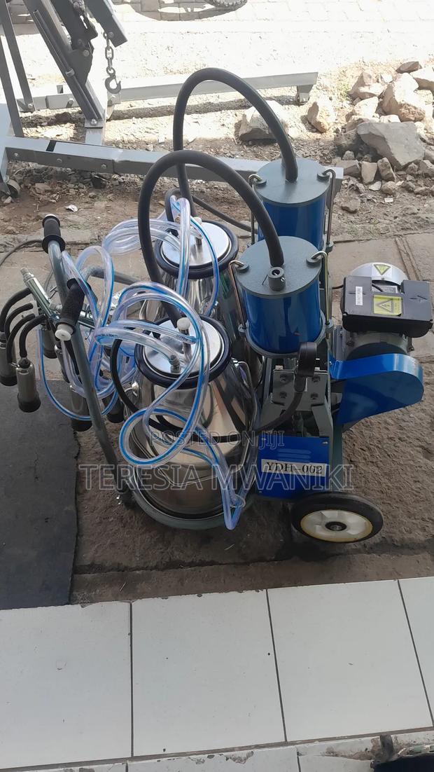 Milking Machines/ Double  Bucket Milking Machine - thumbnail 2