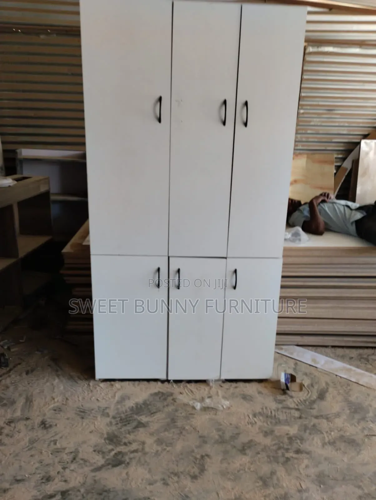 White Modern Wordrop