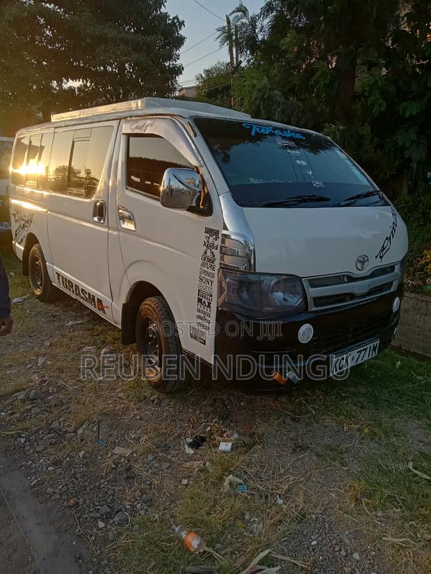 Toyota Hiace - thumbnail 6