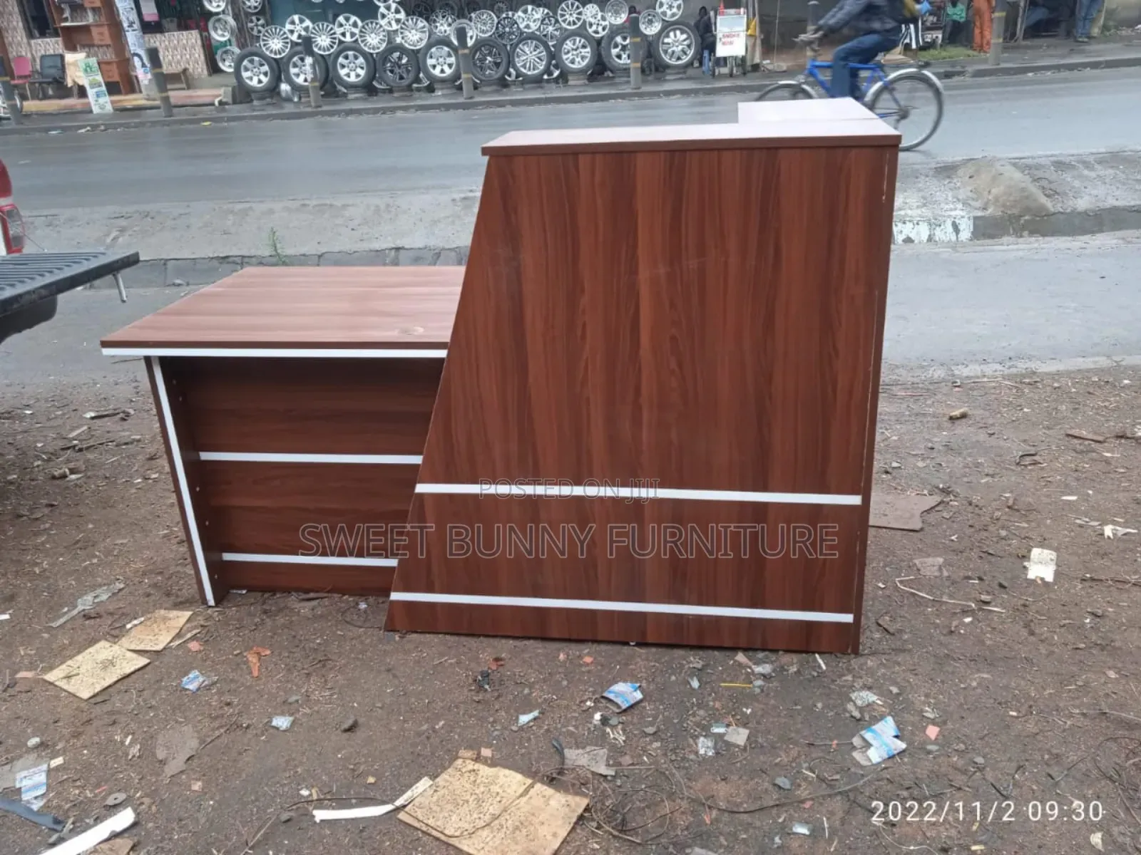Exacative Reception Desk
