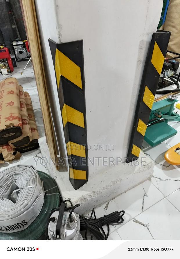L - Shape Rubber Corner Protector - thumbnail 2