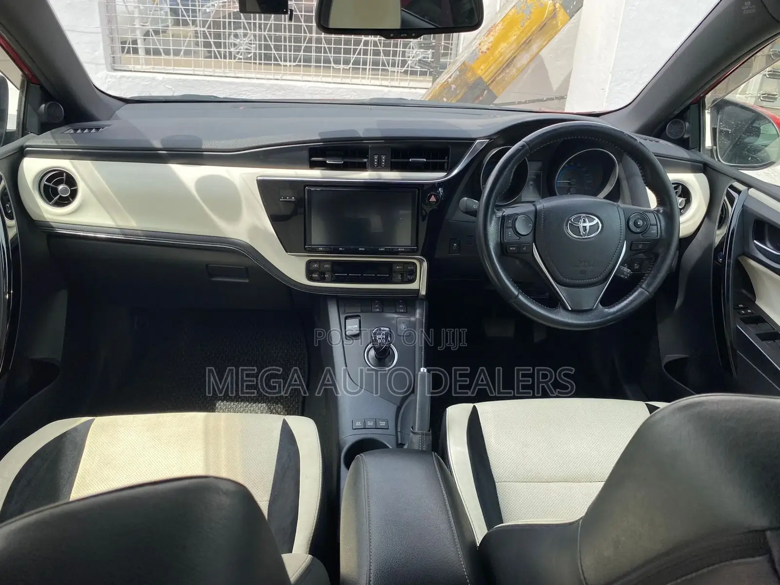 Toyota Auris 2018 Red