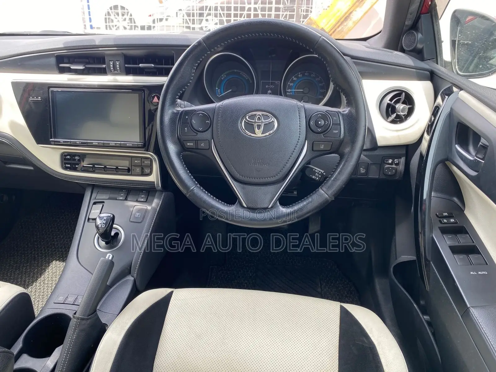 Toyota Auris 2018 Red