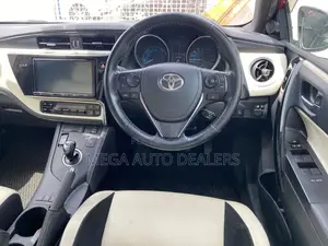 Toyota Auris 2018 Red