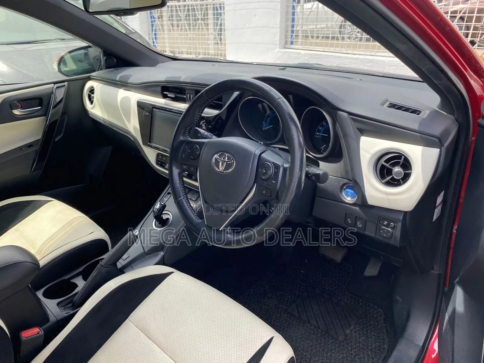 Toyota Auris 2018 Red