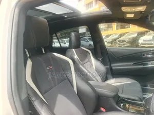 Toyota Harrier 2.0 2019 White