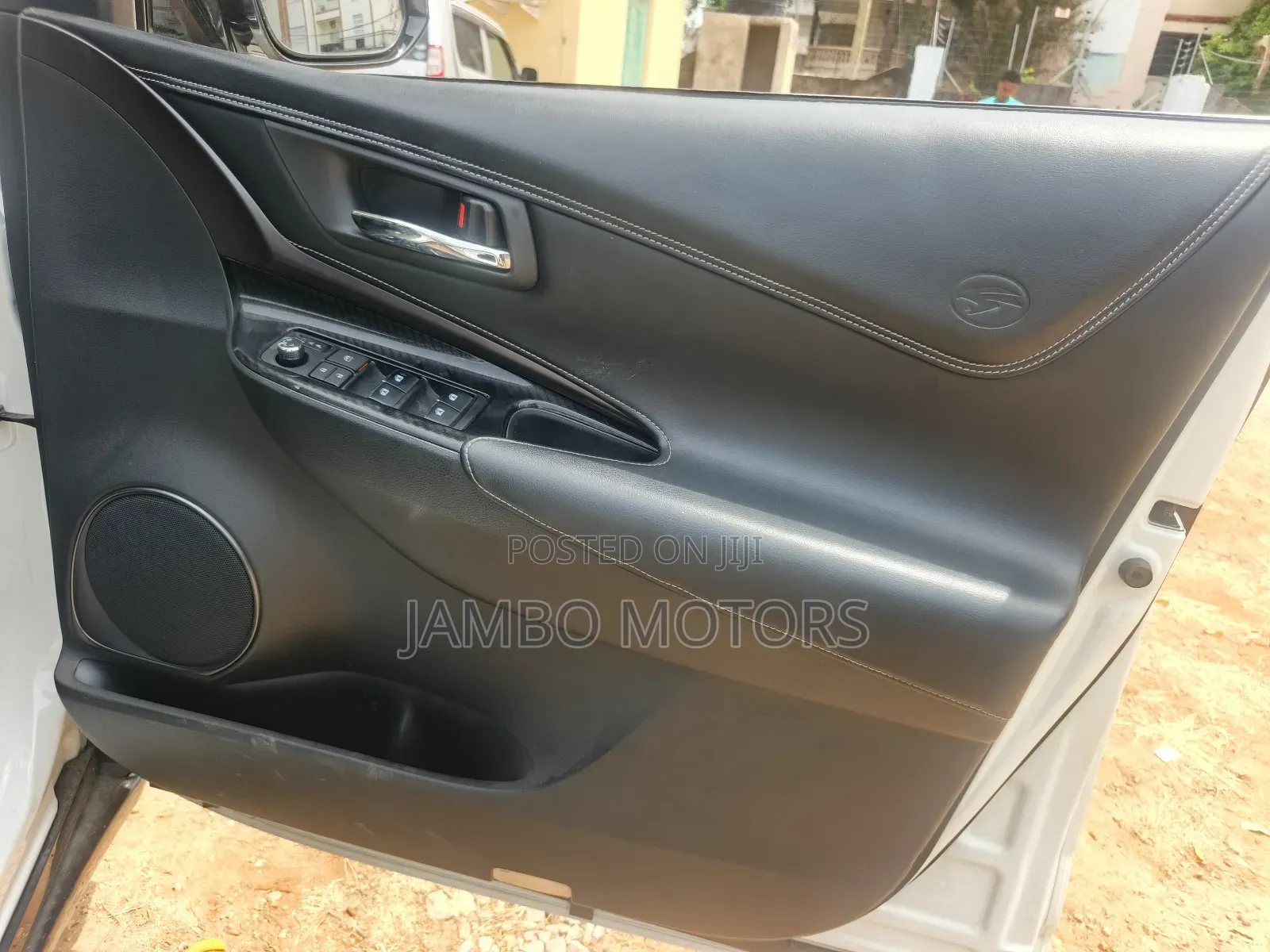 Toyota Harrier 2.0 2019 White