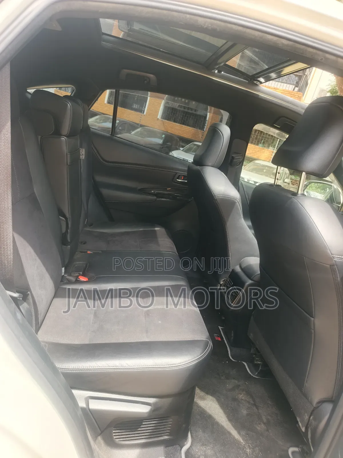 Toyota Harrier 2.0 2019 White