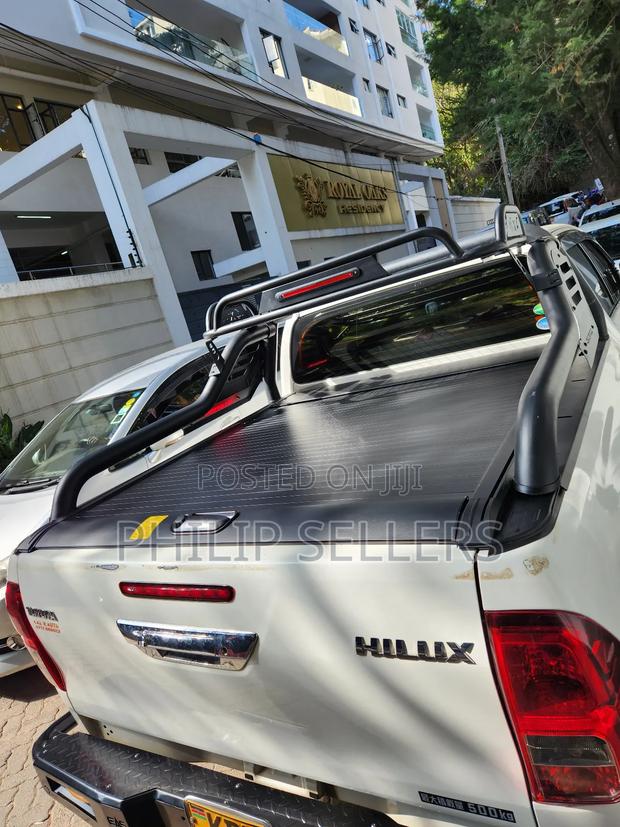 Mountain Top Tonneau Cover Roller Shutter (Black) - thumbnail 2