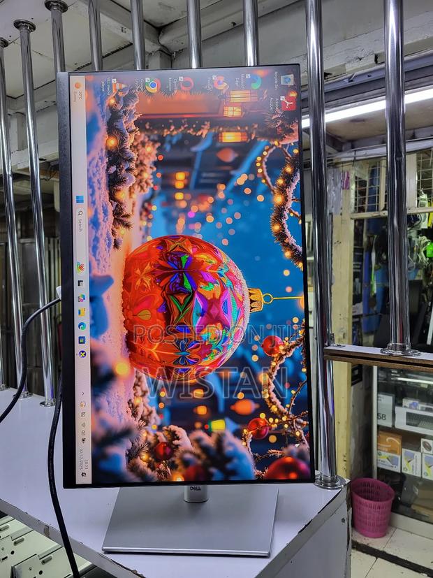 Dell Monitor 24 Inches Frameless - thumbnail 3