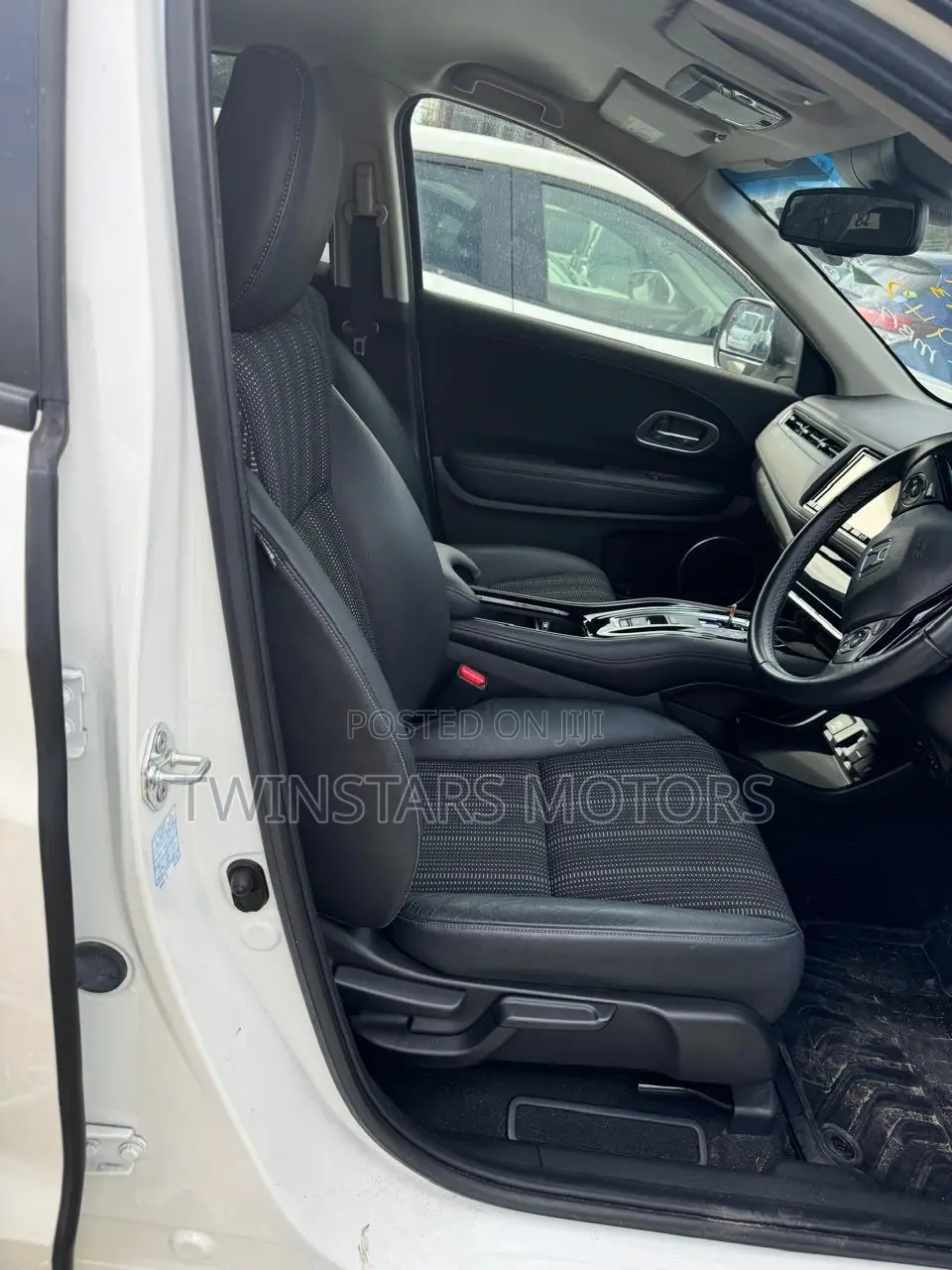 Honda Vezel 1.5 2WD 2018 White