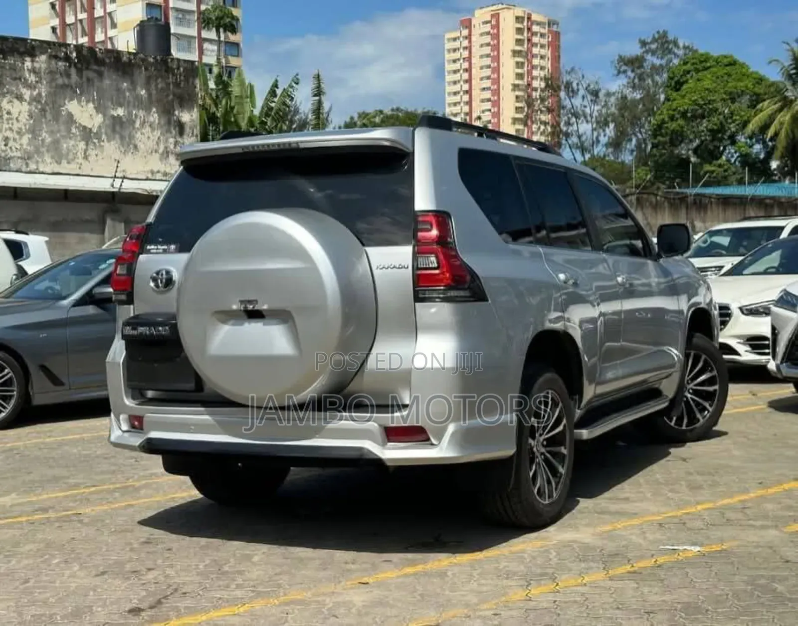 Toyota Land Cruiser Prado 2.8 2022 Silver