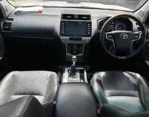 Toyota Land Cruiser Prado 2.8 2022 Silver