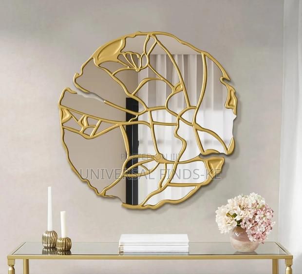 A Fancy Villa Living Room Gold Mirror Frame for Decoration