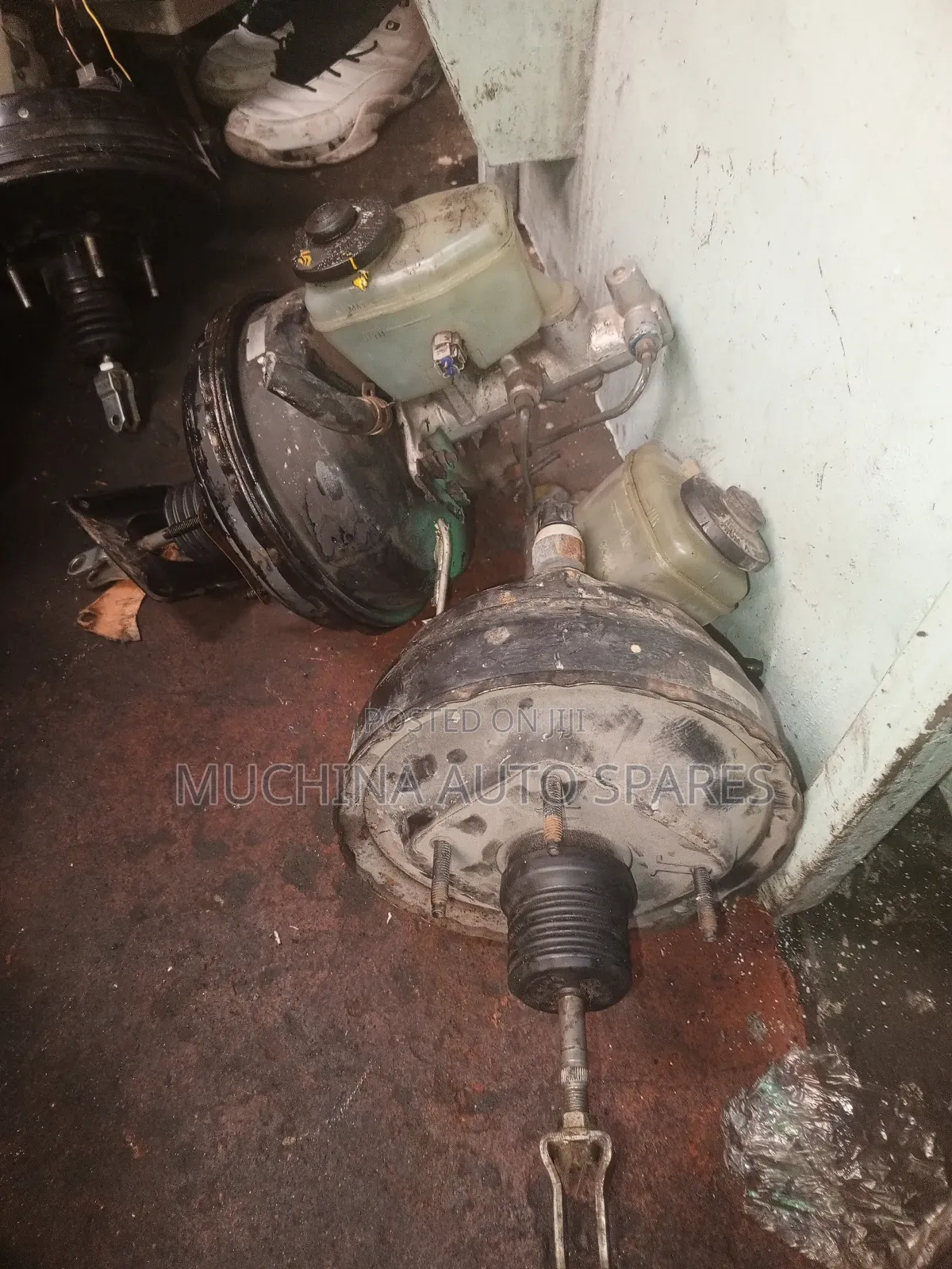 Brake Booster and Master Cylinder Land Cruiser Prado 95