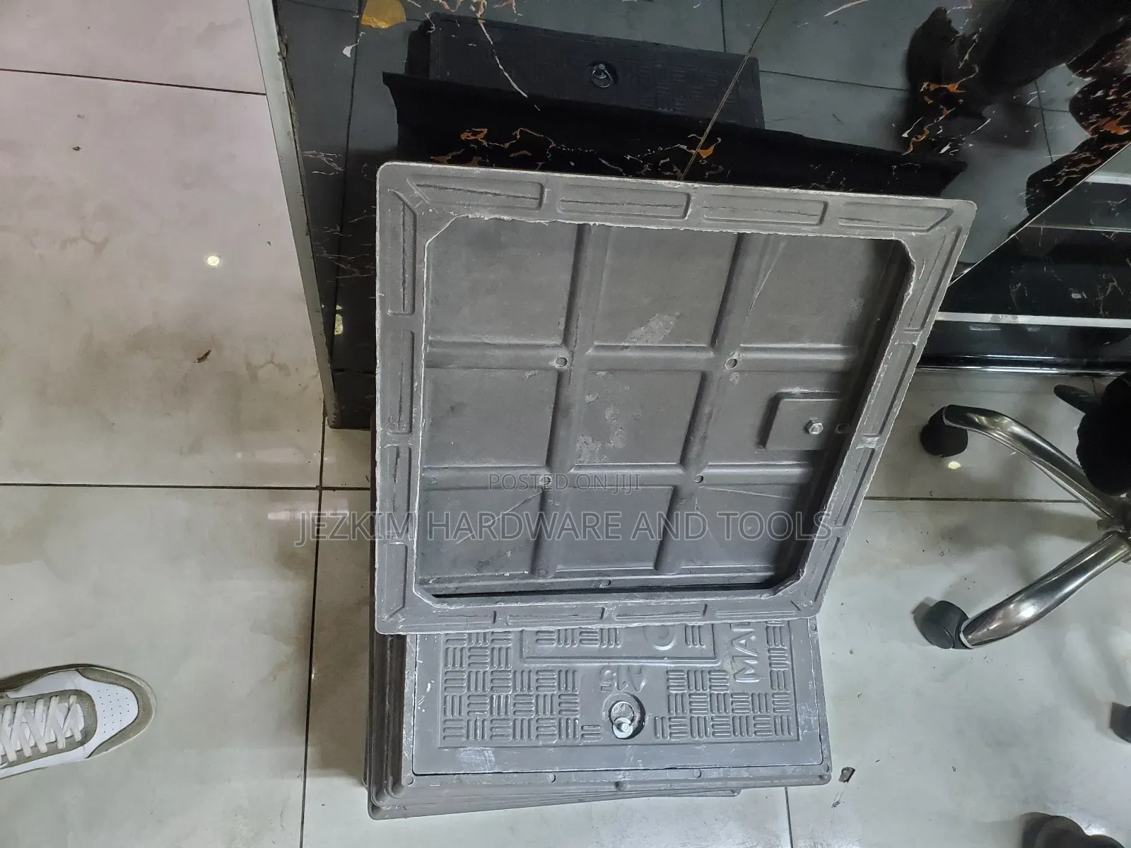 18 by 18 Manhole Cover