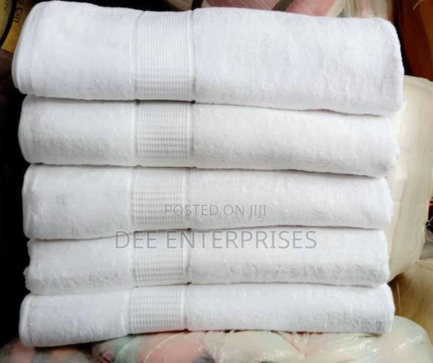 White Top Quality Luxury Towels - main view