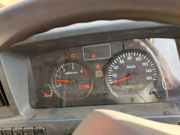Isuzu Elf 2016 White - thumbnail 3