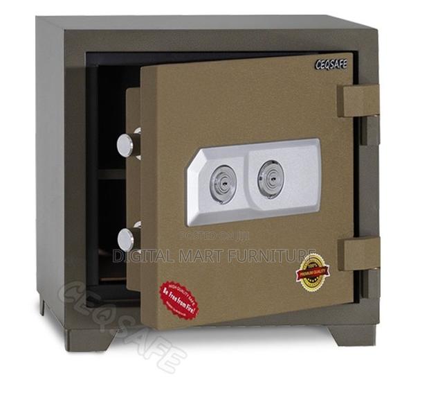 White Medium Fireproof Safe Lockable - thumbnail 4