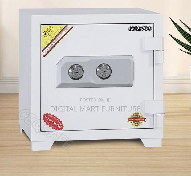 White Medium Fireproof Safe Lockable - thumbnail 6